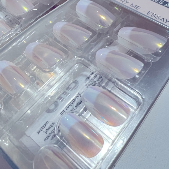 2 Packs Quo Press On Nails - Picture 2 of 5